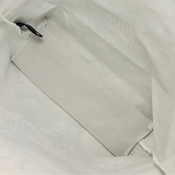 🌺🐯GWP GUCCI BEAUTY LINE TIGER/FLORAL TOTE & GWP BLUE GUCCI MIRROR/CARDHOLDER🐯🌺 - Picture 10 of 16